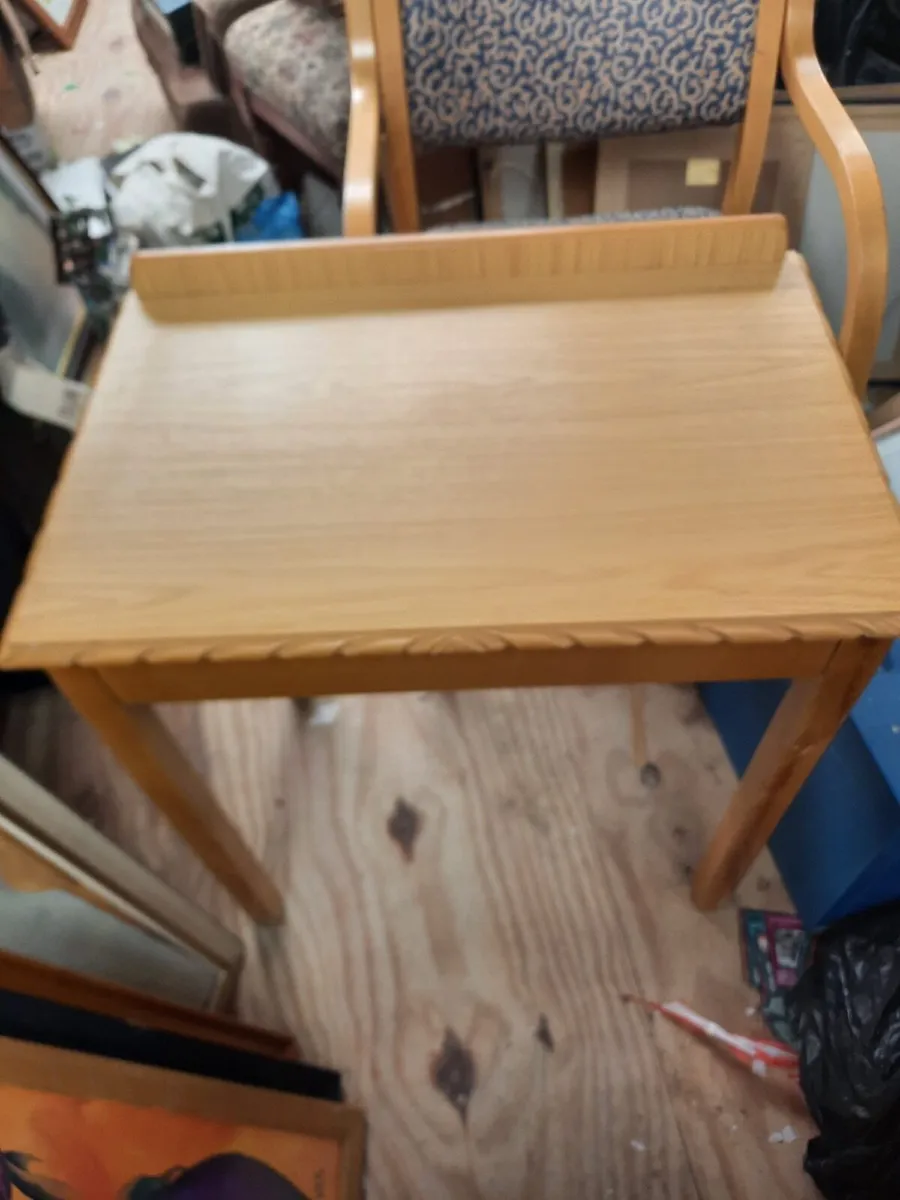 Occasional table - Image 1