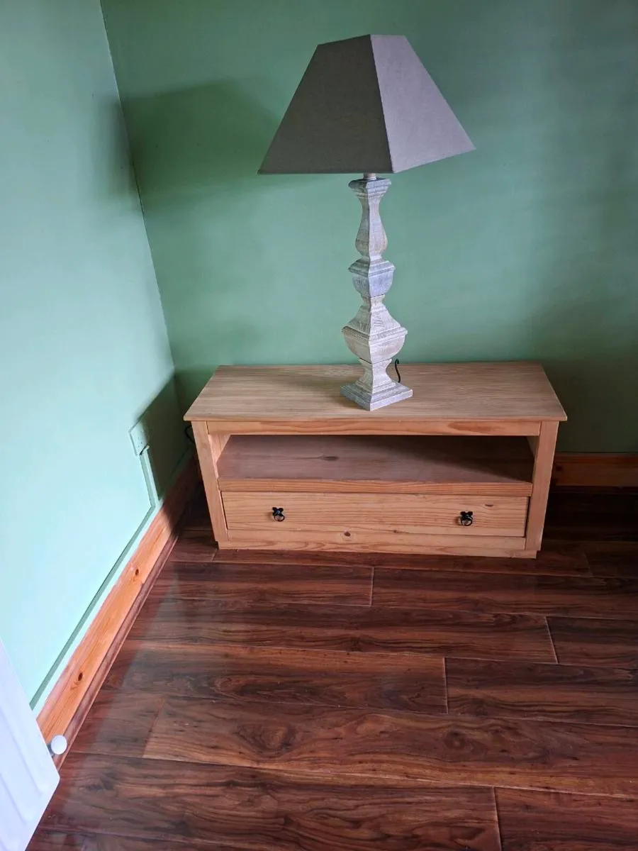 TV unit / table - Image 1