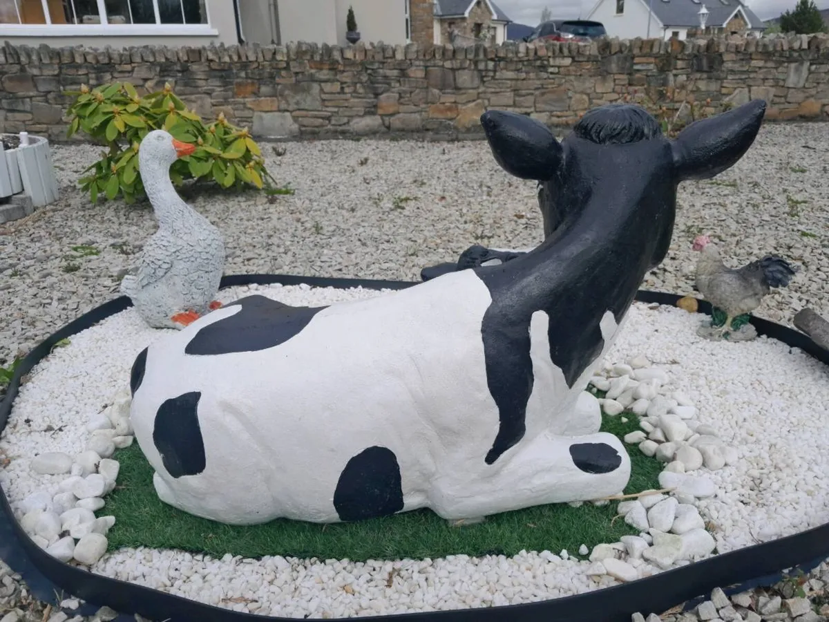 Large Cow with baby calf - Image 3