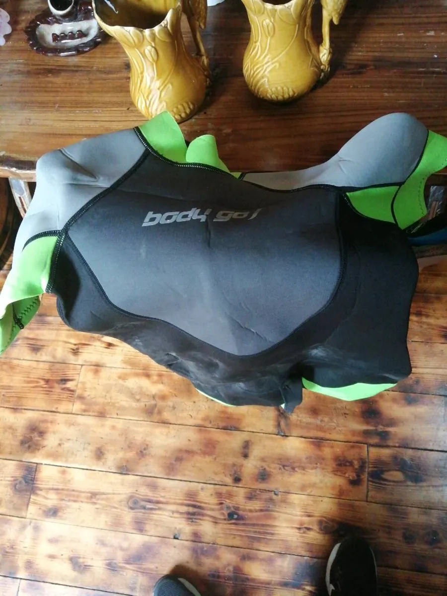 Kids wet suit - Image 1