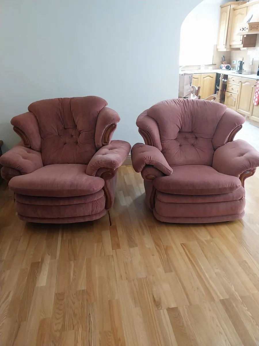 Couches and armchairs - Image 1