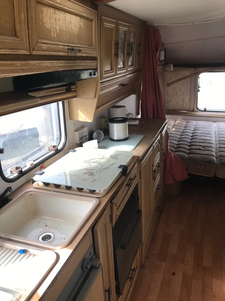 Caravan - Image 3