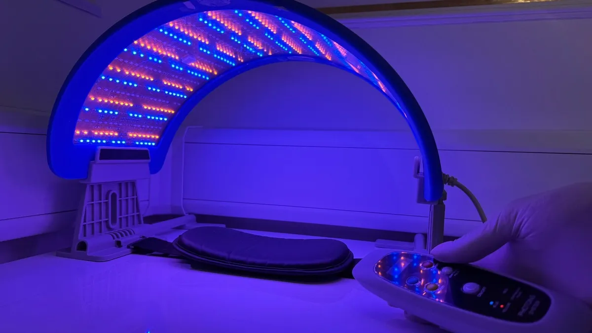 LED RED THERAPY MASK - Image 2