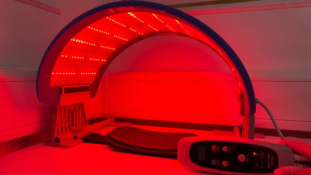 LED RED THERAPY MASK - Image 3