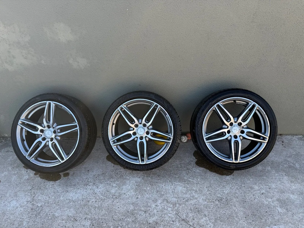 Mercedes Benz AMG alloys. 19 inch - Image 2