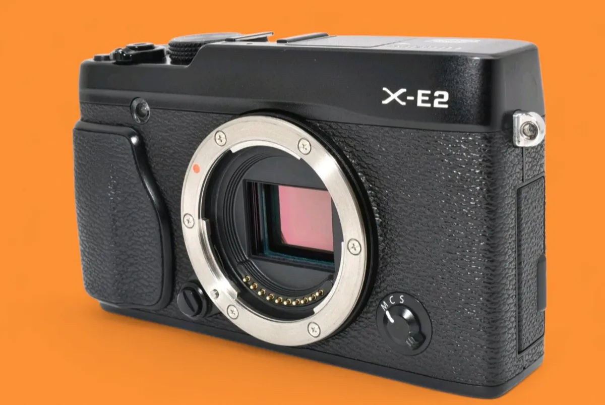 Fujifilm X-E2 Mirrorless Camera 16.3MP APS-C (Exce - Image 2