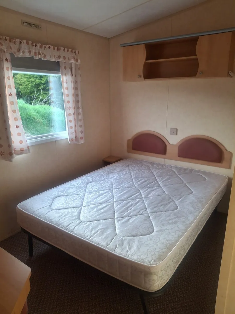 3 bedroom Mobile Home - Image 2