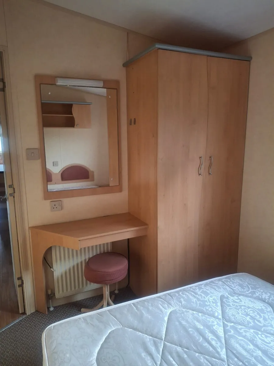 3 bedroom Mobile Home - Image 4