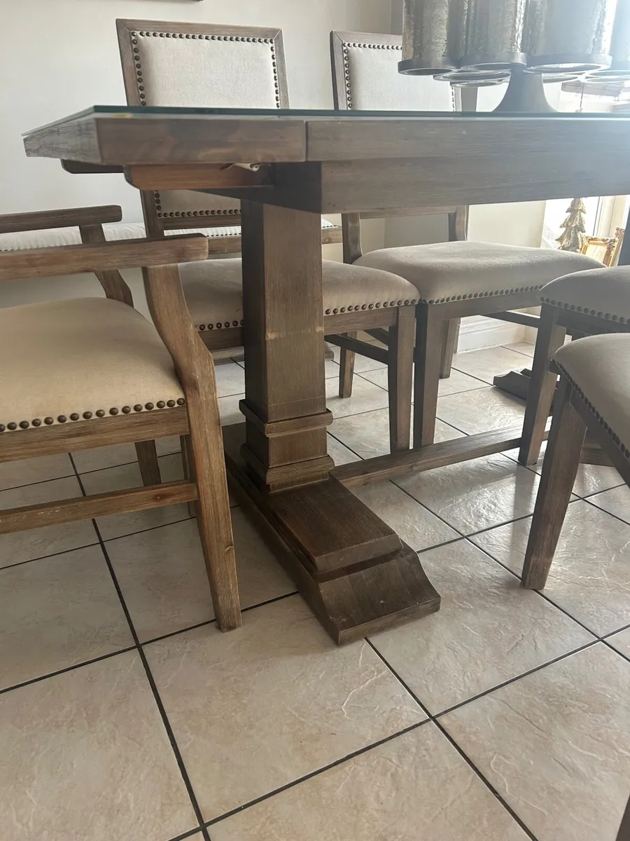 Kitchen table and chairs - Image 3