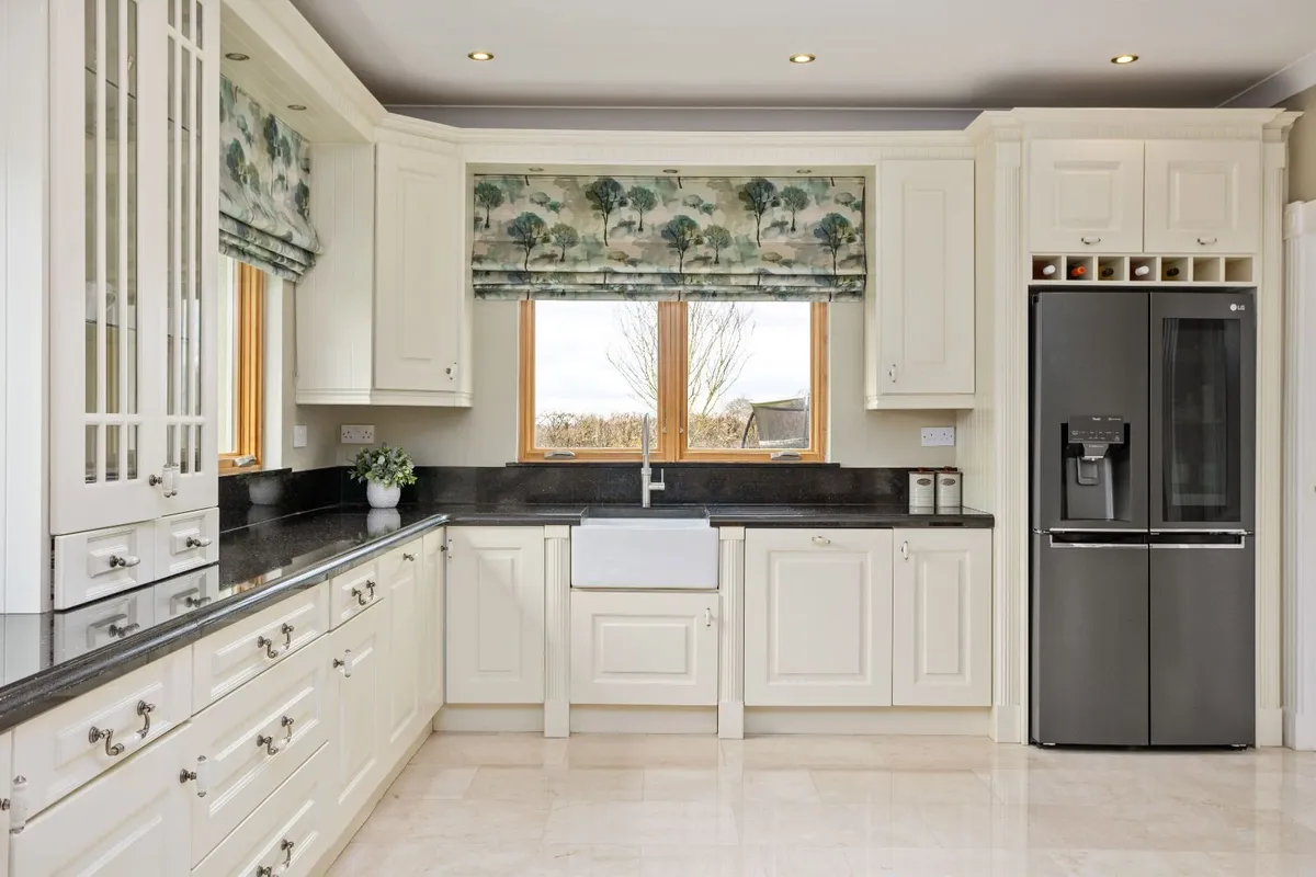 american fridge freezer LG slim instaview - Image 4