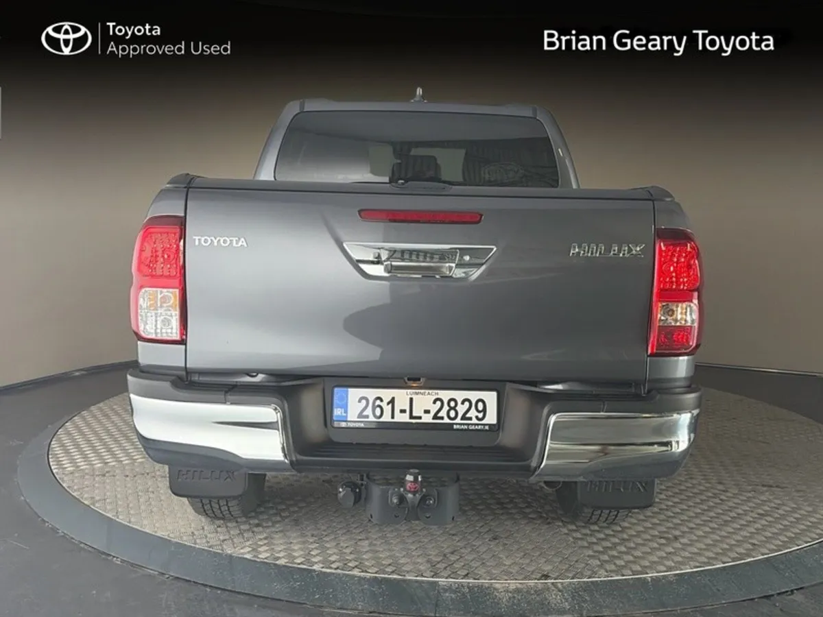 Toyota Hilux 2.8 MHEV SR5 AUTO - Image 4