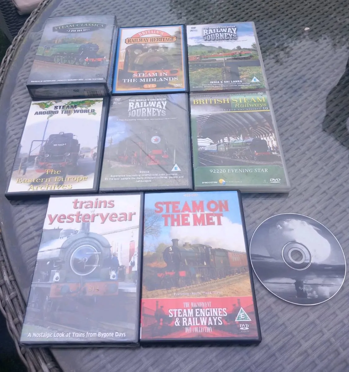 10 DVDs on railways trains, as new, D18 post 7e - Image 1