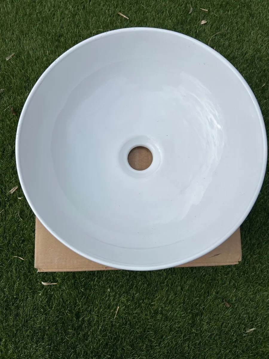 Bathroom sink - Image 2