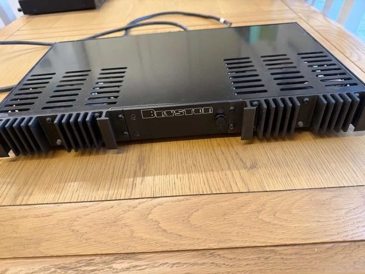 Bryston Model 2b amplifier - Image 1