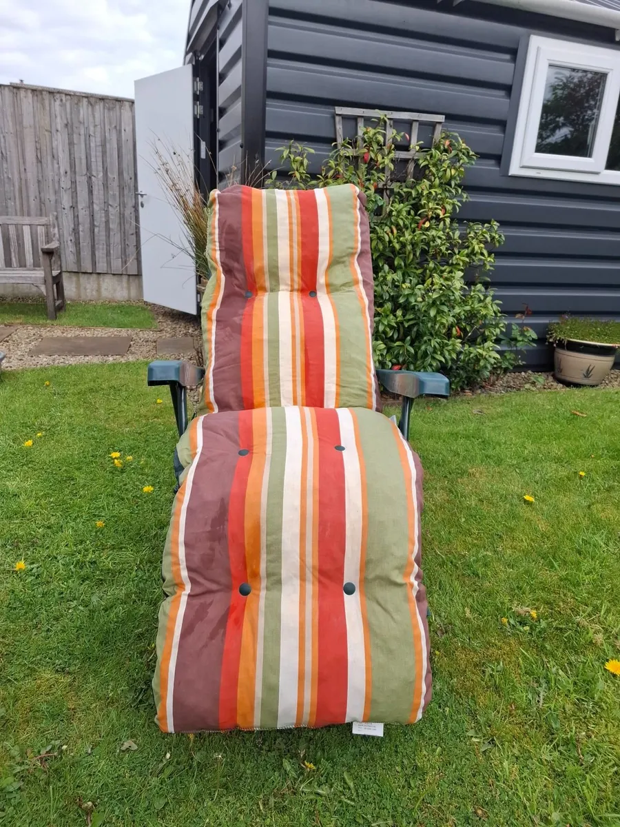 Sun lounger - Image 1