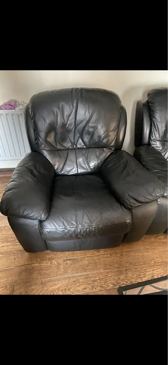 Leather Couch & 2 Chairs Set - Image 4