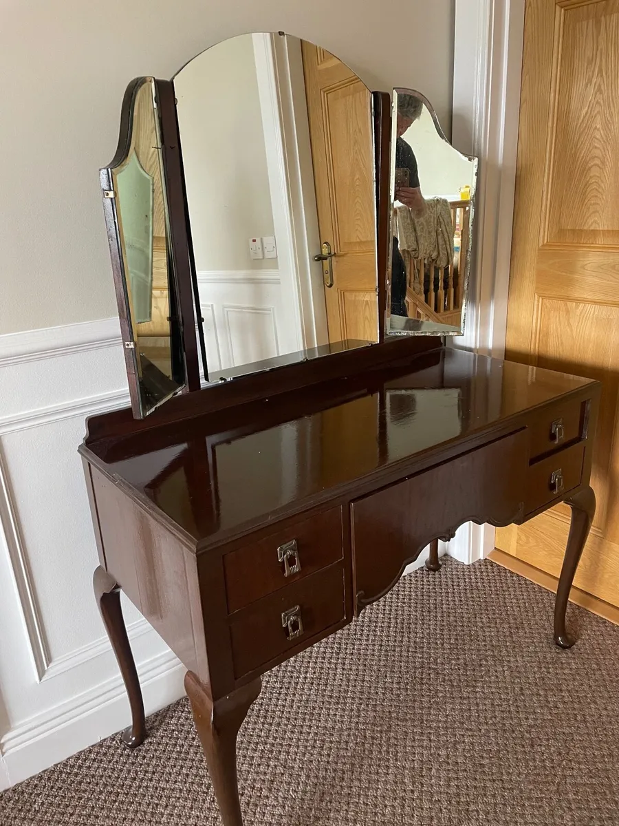 Dressing table - Image 1