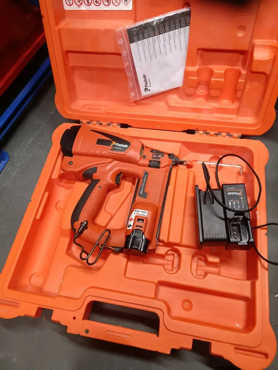 Paslode im50 F18 second fix gun.