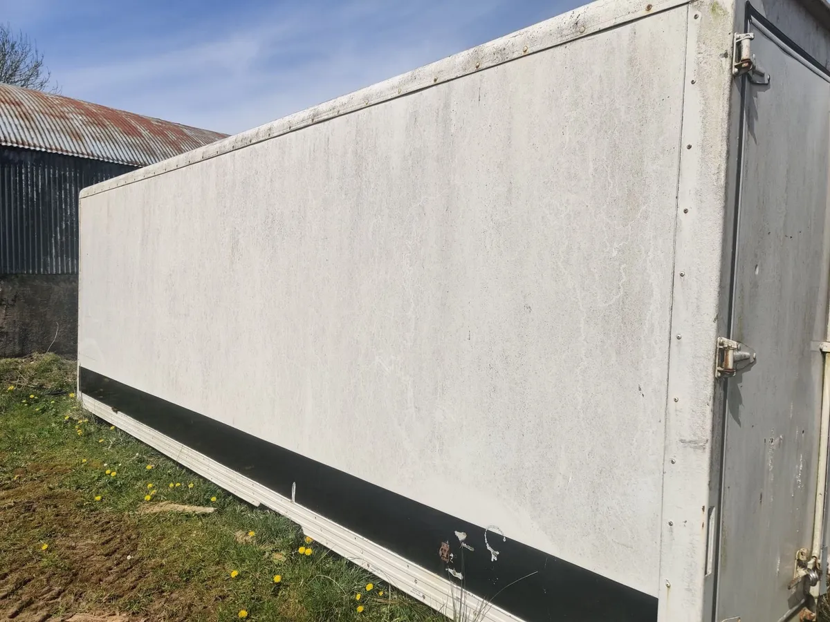 Lorry Body Container 21ft *Insulated with shelves* - Image 1