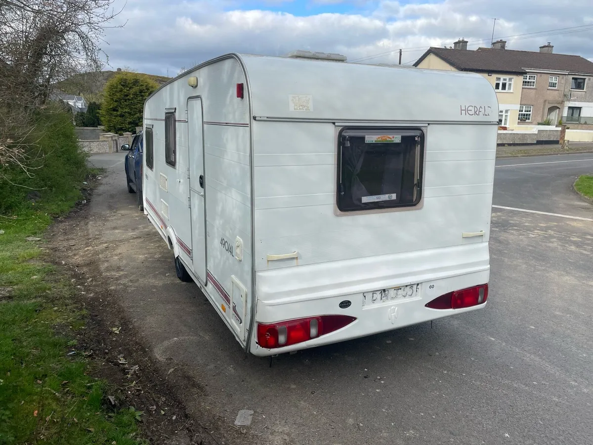 4 berth caravan - Image 3