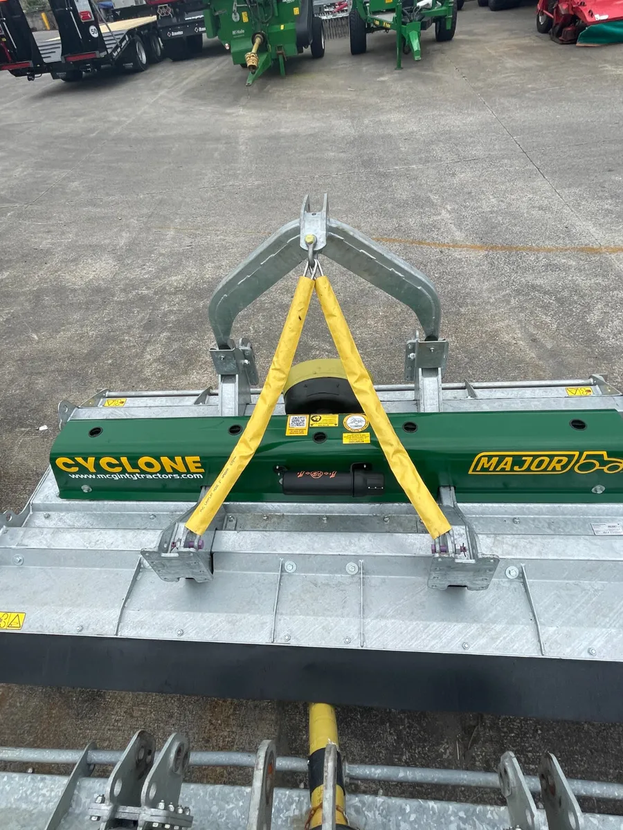 2025 Major Cyclone MJ31-250 - Image 3