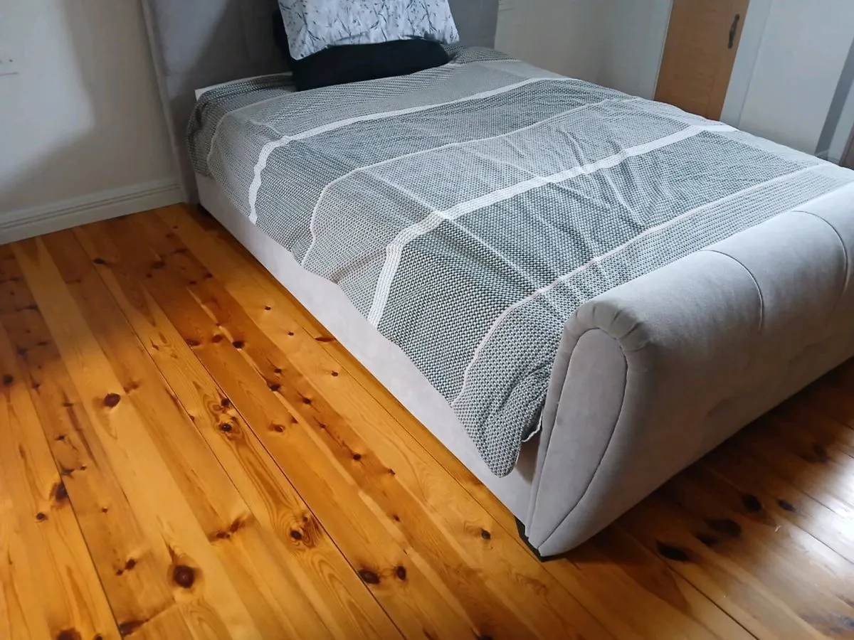 Double bed 4ft 6 - Image 3