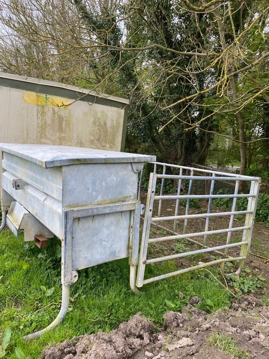Condon galvanised creep feeder - Image 1