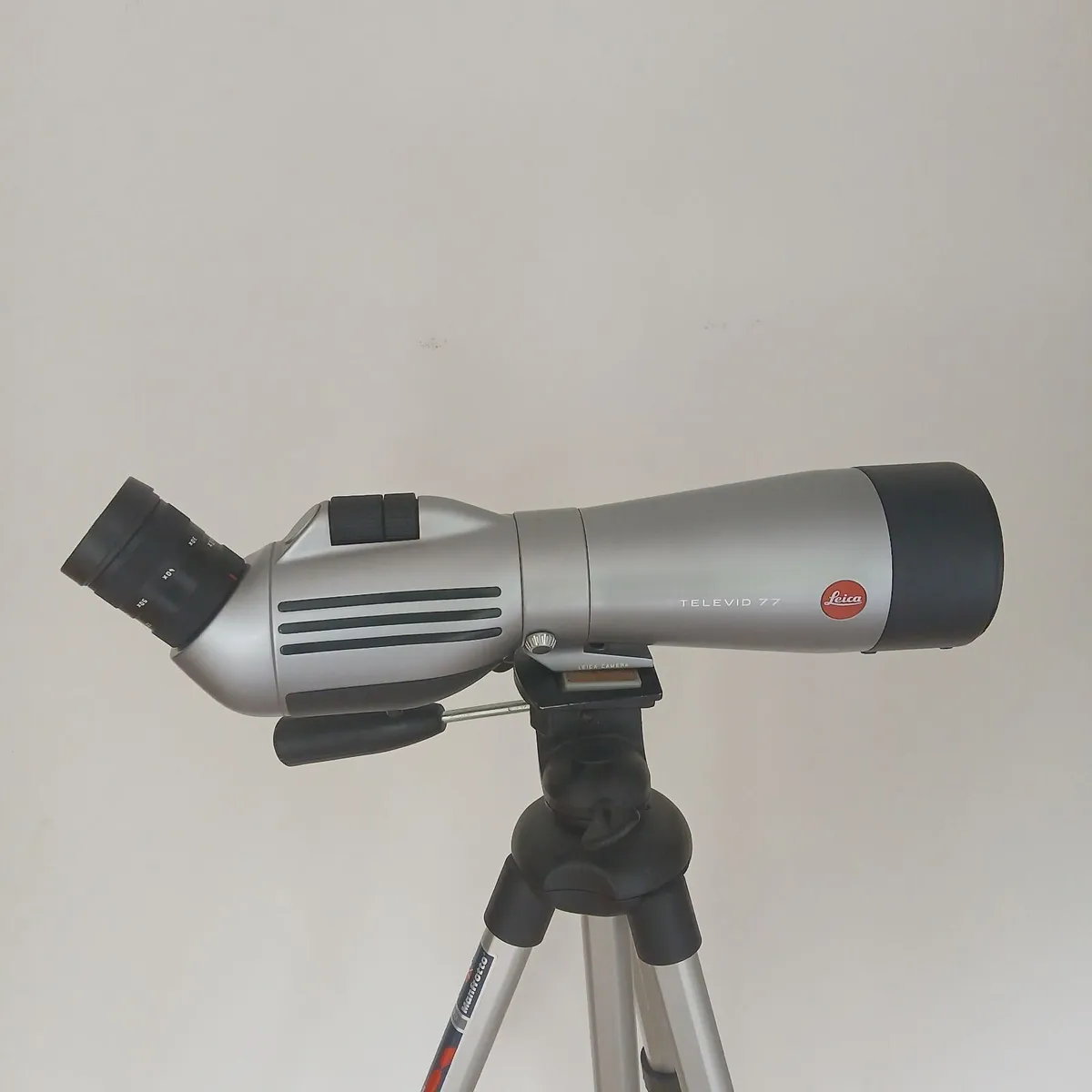 Leica Televid 77 Telescope - Image 1