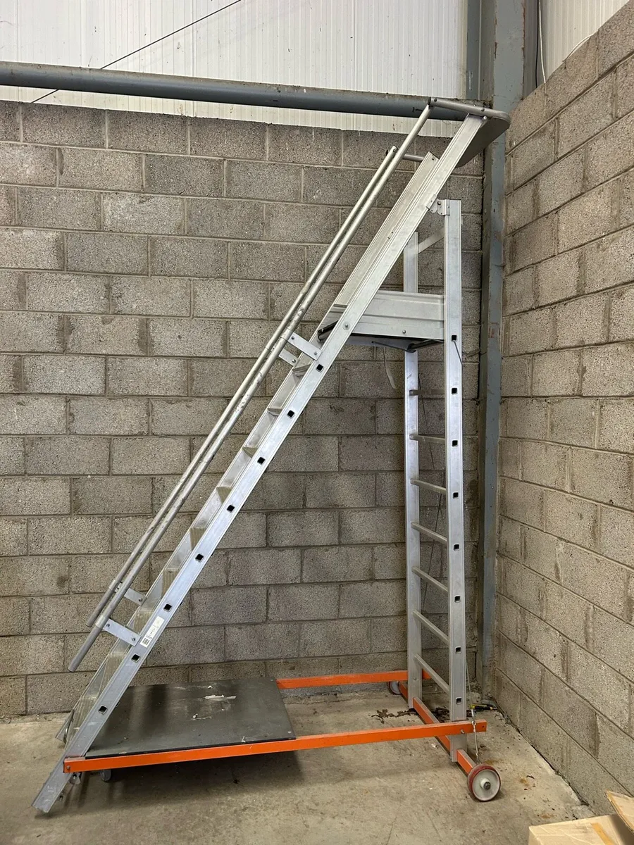 Mobile Platform warehouse steps - Image 3