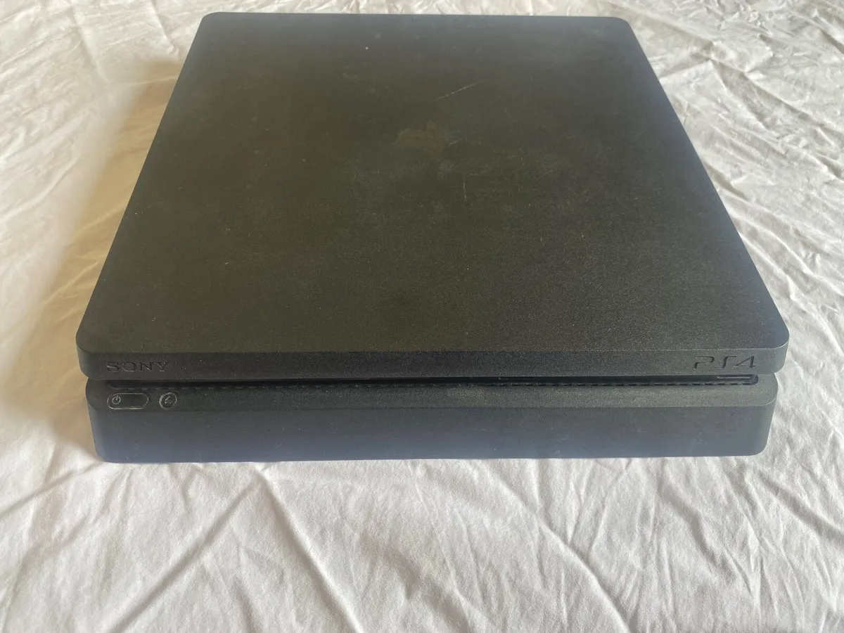 PS4 Slim 500GB + White Controller – Fully Working - Image 1
