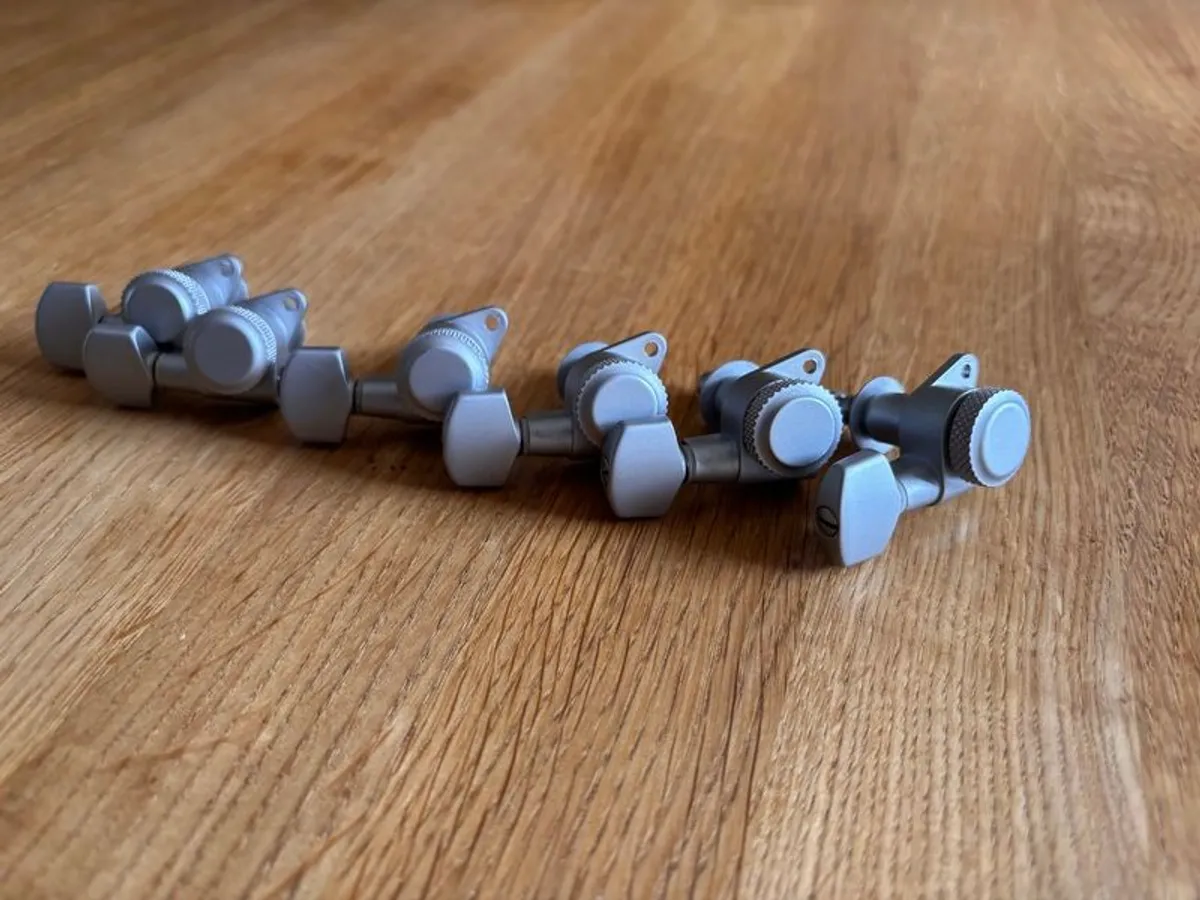 Schaller locking tuners - Image 1