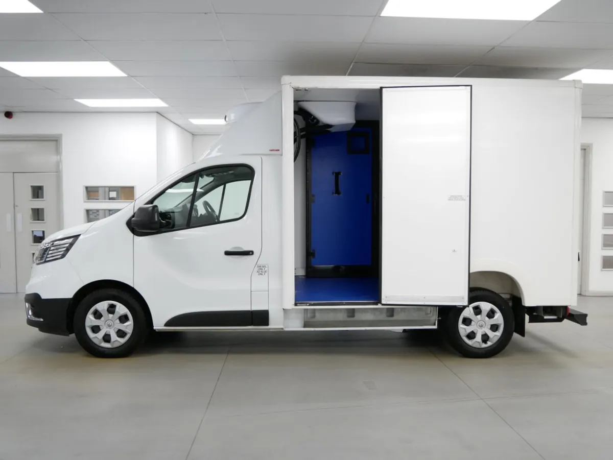 2024 Renault Trafic Refrigerated Van - Image 1