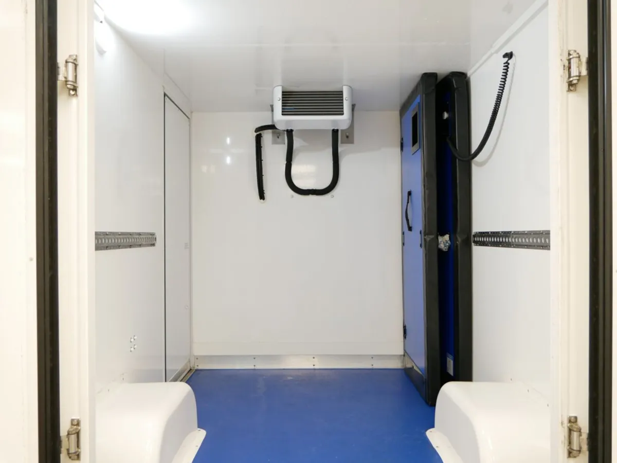 2024 Renault Trafic Refrigerated Van - Image 3