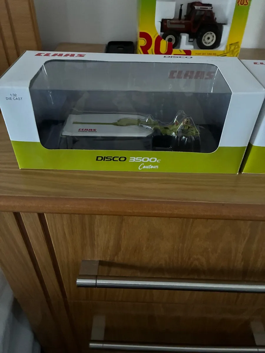 Britains Republica Claas mowers 1:32 - Image 2