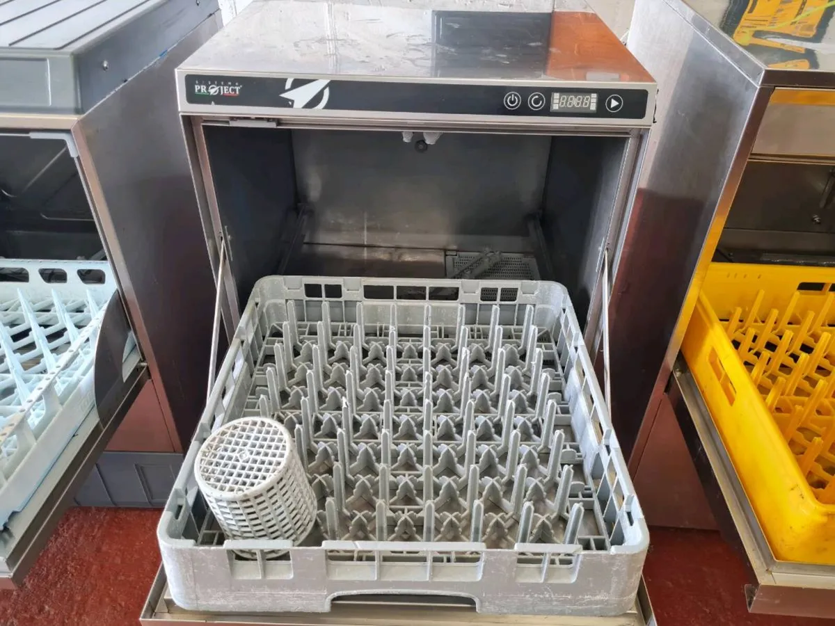 Commercial Dishwashers and Glasswasher - Image 4