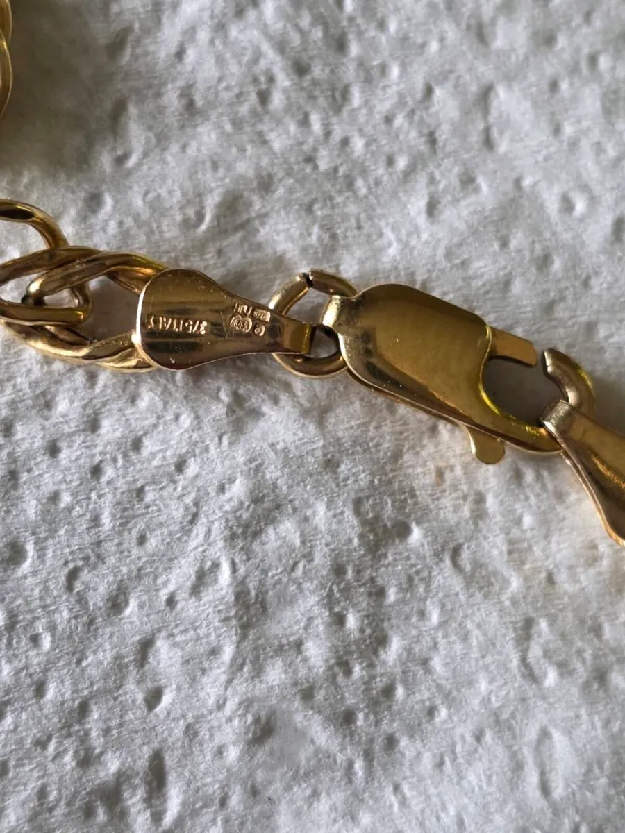 Gold 9ct cross and chain - Image 4