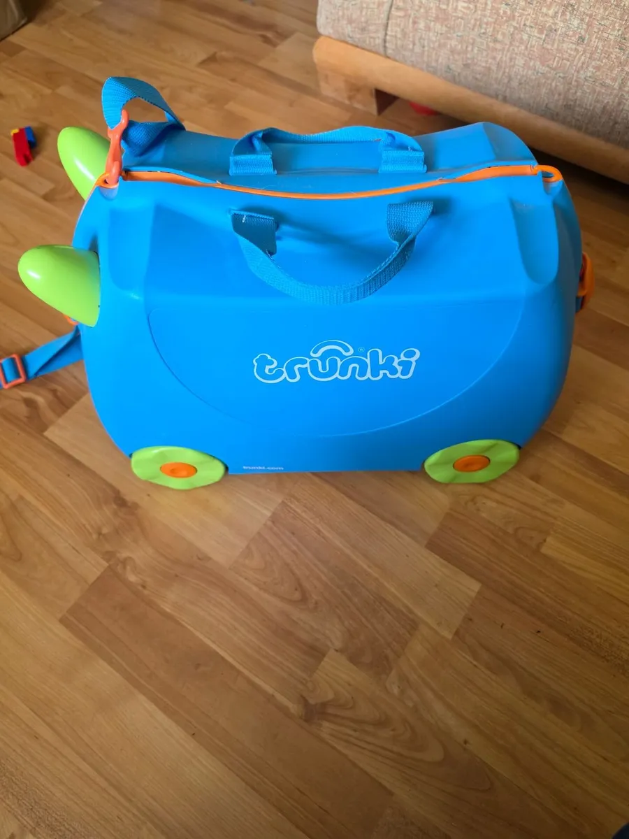 Kids suitcase - Image 1
