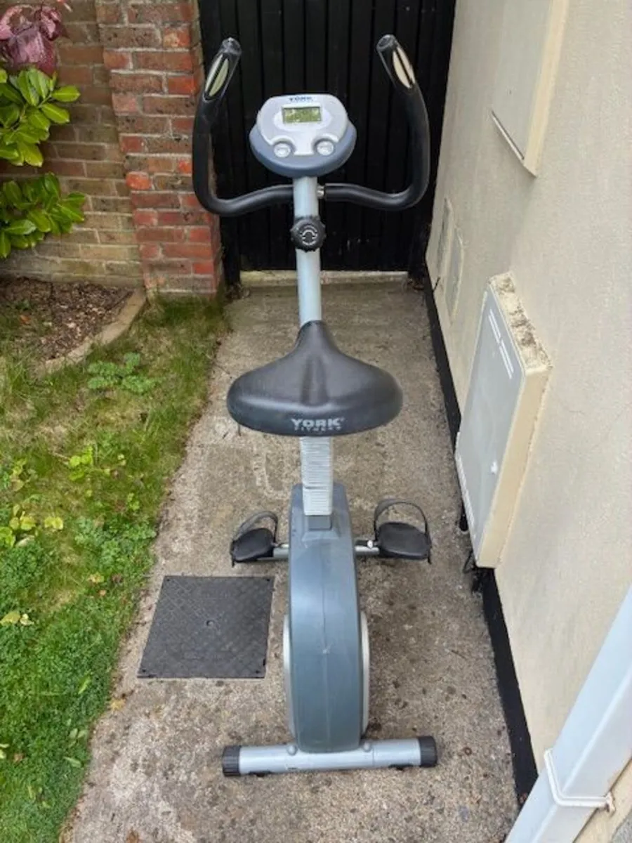 Training bicycle - Image 2