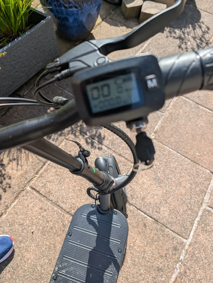 Electric scooter - Image 1