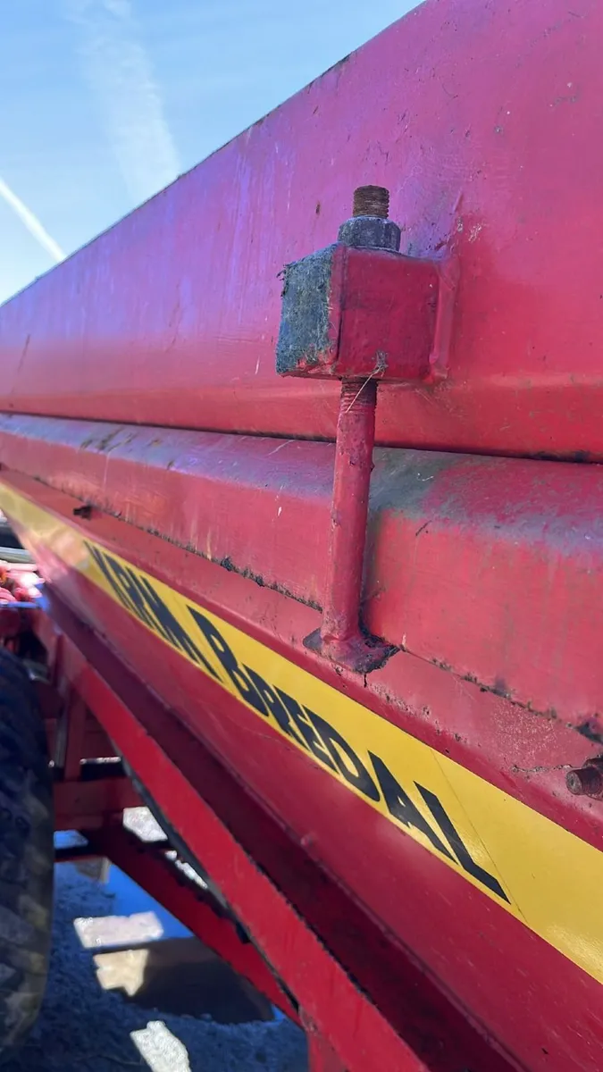 Lime Spreader - Image 1