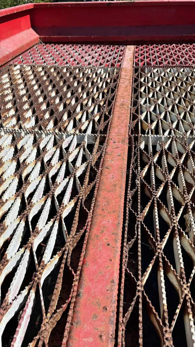 Lime Spreader - Image 2