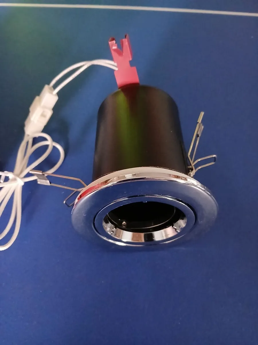 12 off RECESSED LIGHT FITTINGS - Image 1