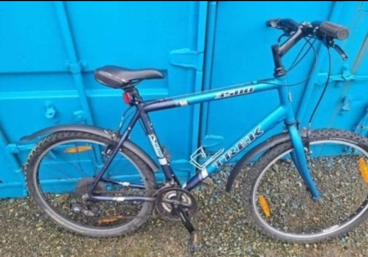 Trek 3500 Mountain Bike – Ready to Ride - Image 1