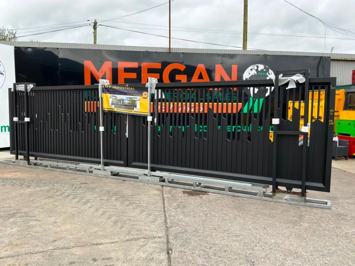 26ft TWIN ENTRY ELECTRIC SLIDING GATE.......2800d. - Image 1