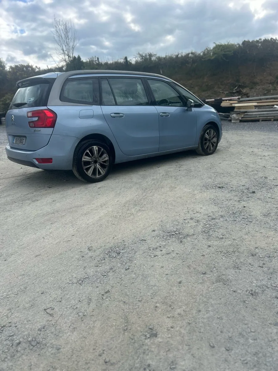 2016 citroien  C4 Picasso 7 seater - Image 2