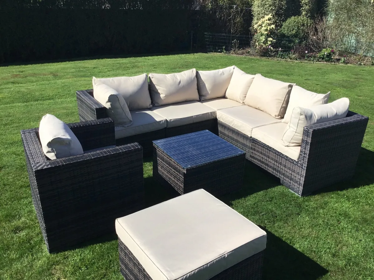 Patio furniture - Image 1