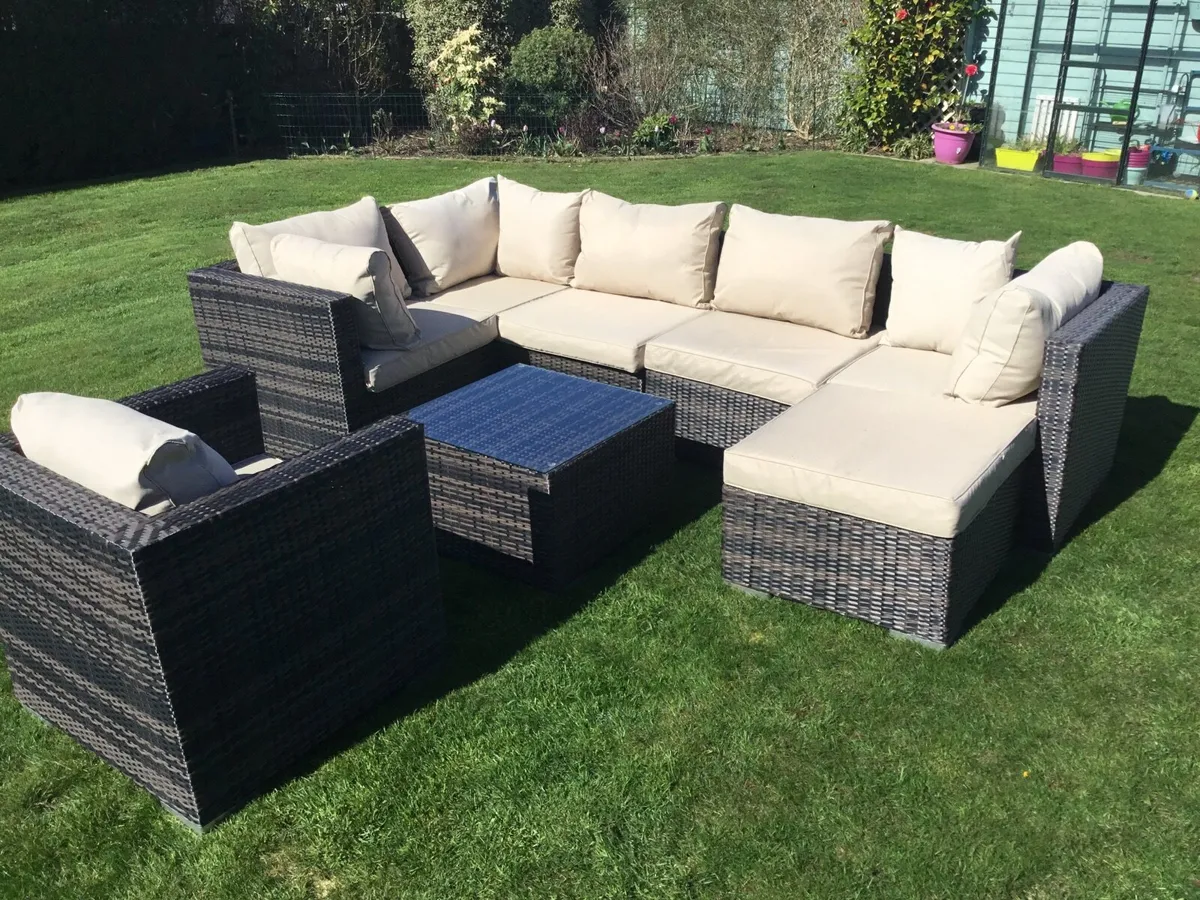 Patio furniture - Image 2