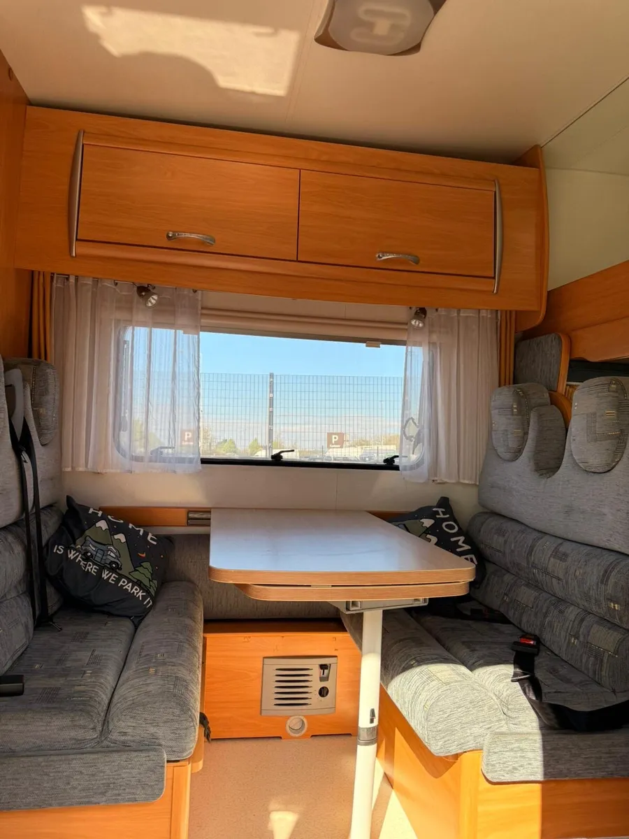 Camper - Image 1