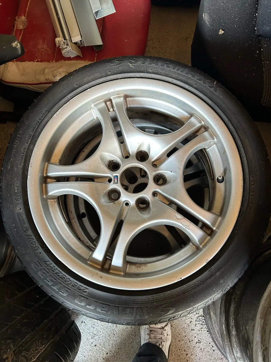 BMW e36 staggered 17” alloys and twisted side skir - Image 1