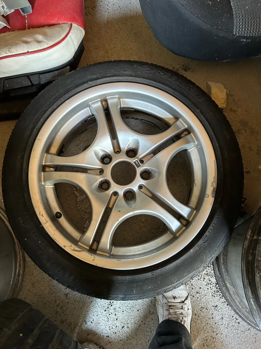 BMW e36 staggered 17” alloys and twisted side skir - Image 2